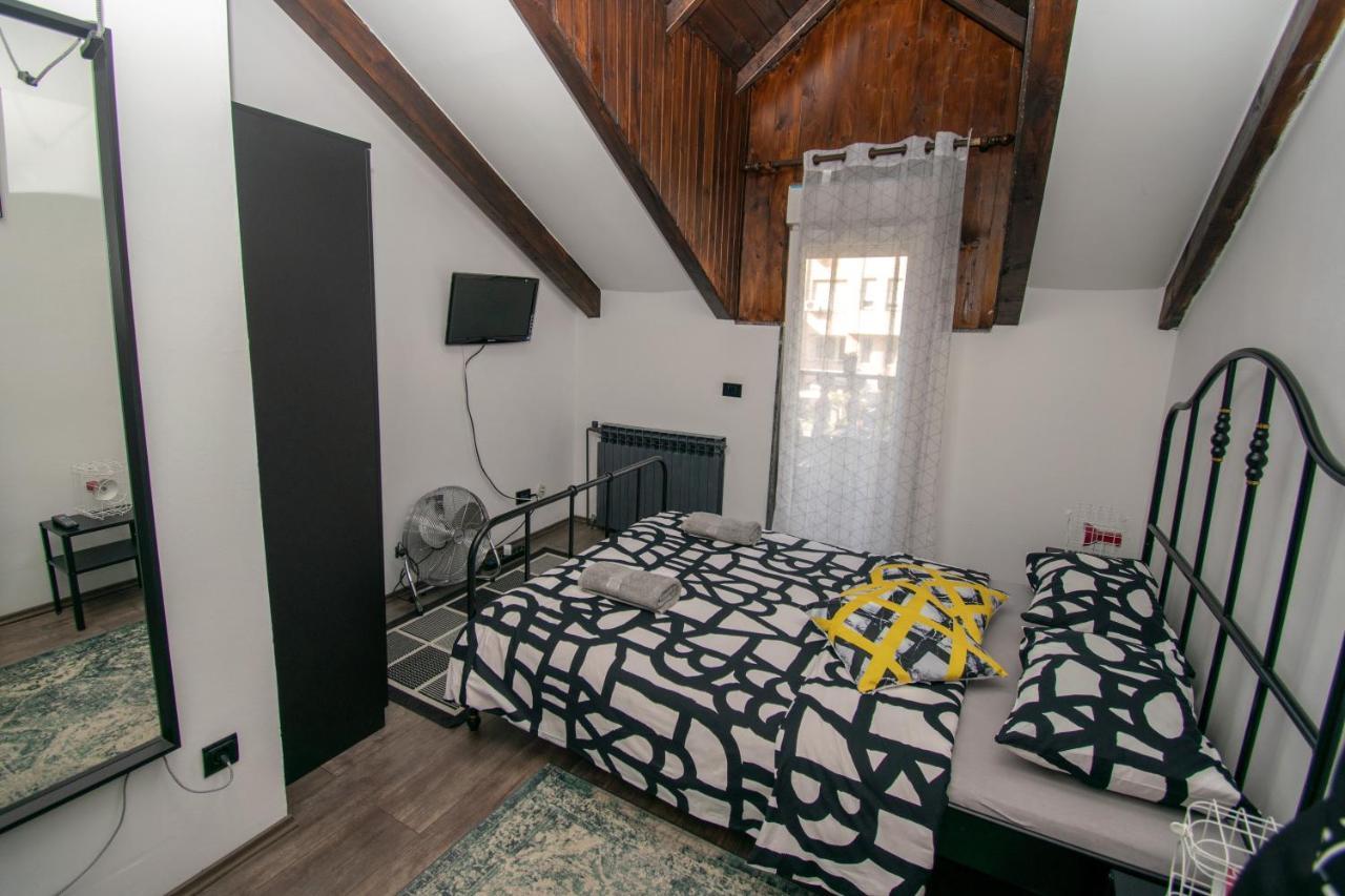 Appartement Studio Apartman Dalia à Zagreb Extérieur photo