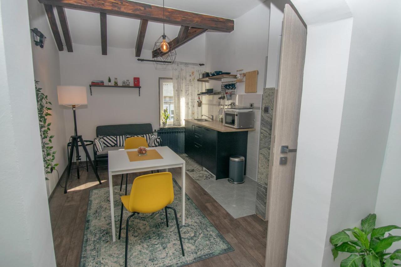 Appartement Studio Apartman Dalia à Zagreb Extérieur photo